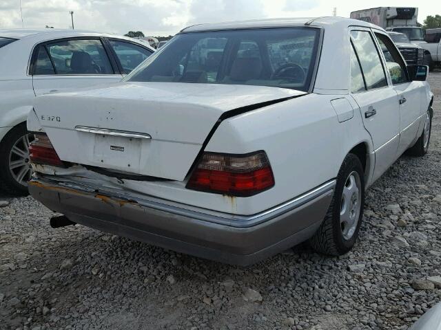 WDBEA32E9RC091826 - 1994 MERCEDES-BENZ E 320 WHITE photo 4