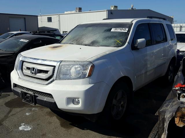 5FNYF4H49AB017317 - 2010 HONDA PILOT EX WHITE photo 2