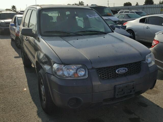 1FMYU02Z55KB41401 - 2005 FORD ESCAPE XLS BROWN photo 1