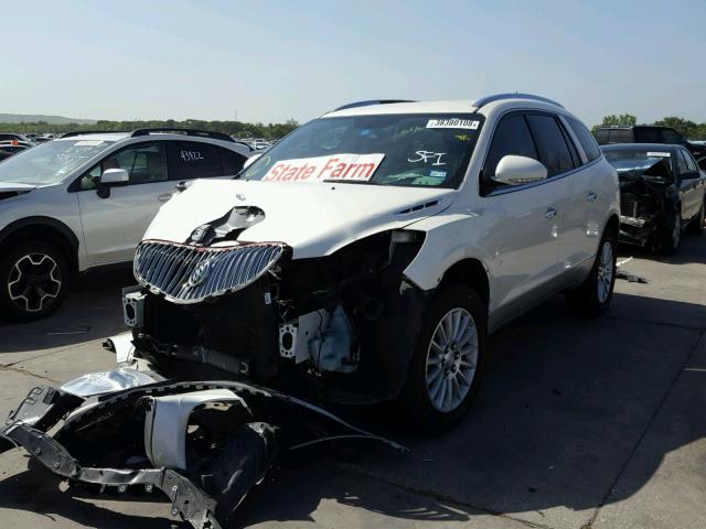 5GALRBED1AJ241346 - 2010 BUICK ENCLAVE CX WHITE photo 2