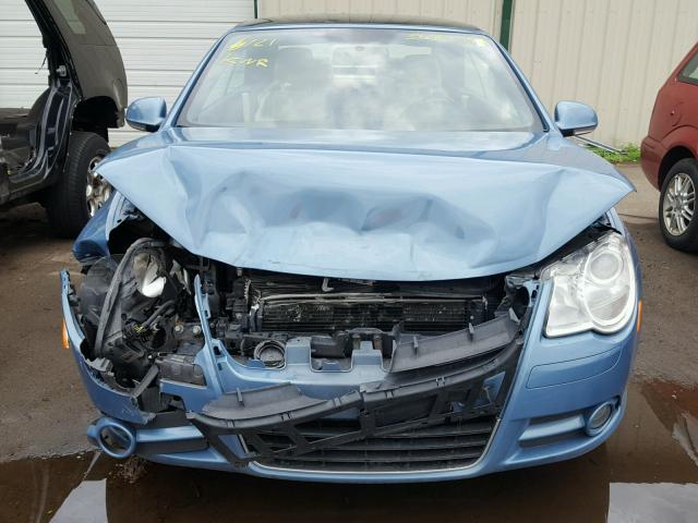 WVWBA71F97V042147 - 2007 VOLKSWAGEN EOS 2.0T BLUE photo 9