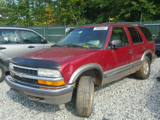 1GNDT13W7X2171574 - 1999 CHEVROLET BLAZER RED photo 2