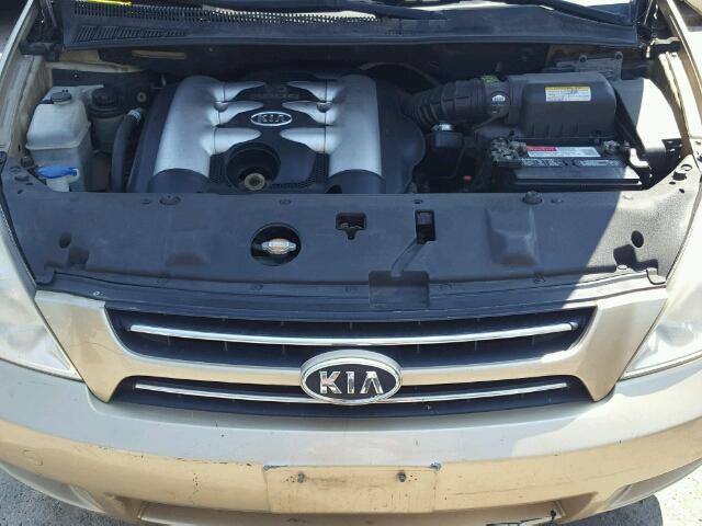 KNDMB233X66052111 - 2006 KIA SEDONA EX GOLD photo 7