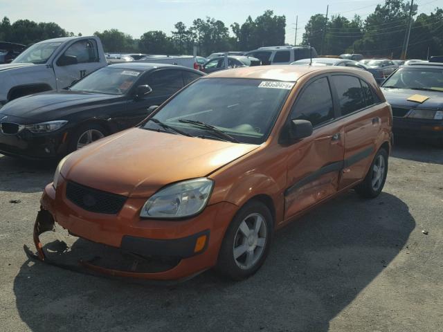 KNADE163566058103 - 2006 KIA RIO 5 ORANGE photo 2