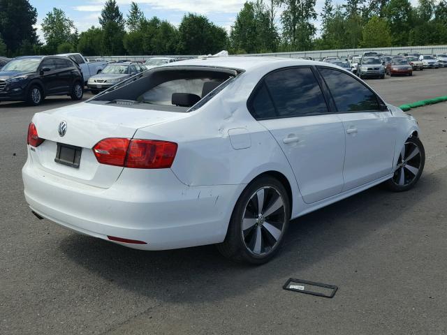 3VW2K7AJ4EM380870 - 2014 VOLKSWAGEN JETTA BASE 白色 照片 4