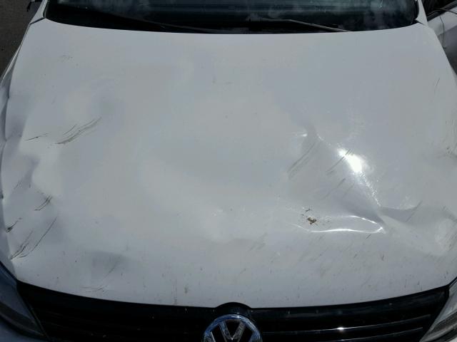 3VW2K7AJ4EM380870 - 2014 VOLKSWAGEN JETTA BASE 白色 照片 7