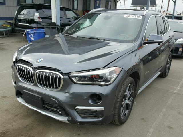 WBXHT3C3XH5F69704 - 2017 BMW X1 XDRIVE2 Grau Foto 2