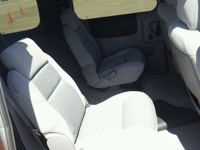 1GNDV23118D150570 - 2008 CHEVROLET UPLANDER L ვერცხლისფერი ფოტო 6