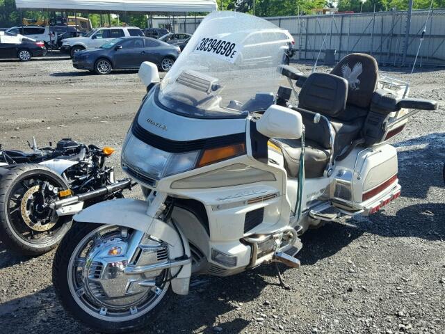 1HFSC2237LA200316 - 1990 HONDA GL1500 SE WHITE photo 2