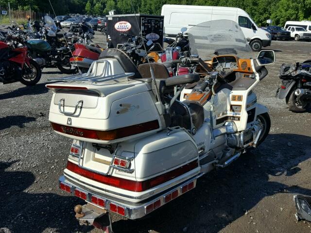 1HFSC2237LA200316 - 1990 HONDA GL1500 SE WHITE photo 4