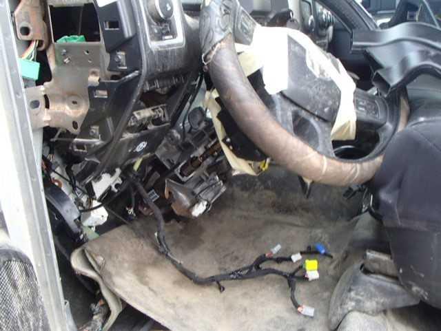 3C6TR5JT5DG587913 - 2013 RAM 2500 SLT 银色 照片 9