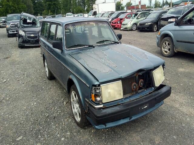 YV1AX8858H3734663 - 1987 VOLVO 245 DL BLUE photo 1