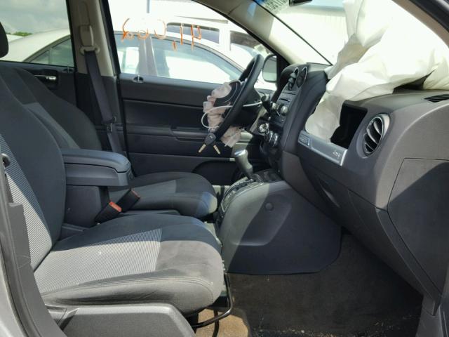 1C4NJCBA9GD553503 - 2016 JEEP COMPASS SP SILVER photo 5