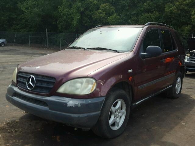 4JGAB54E2WA047398 - 1998 MERCEDES-BENZ ML 320 MAROON photo 2