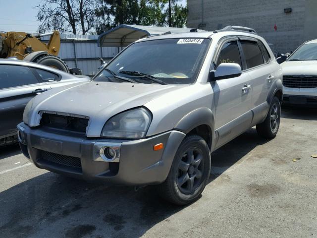 KM8JN72D15U089636 - 2005 HYUNDAI TUCSON GLS SILVER photo 2