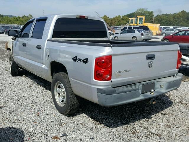 1D7HW28KX6S703627 - 2006 DODGE DAKOTA SILVER photo 3