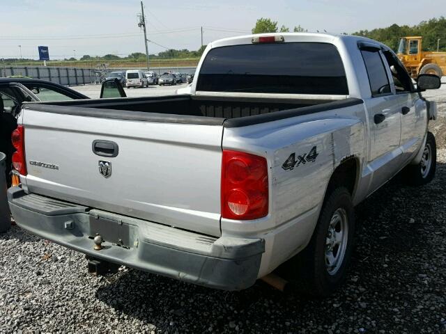 1D7HW28KX6S703627 - 2006 DODGE DAKOTA SILVER photo 4