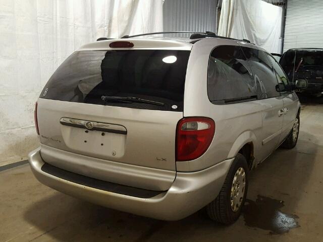 2C4GP44R74R535140 - 2004 CHRYSLER TOWN & COU SILVER photo 4