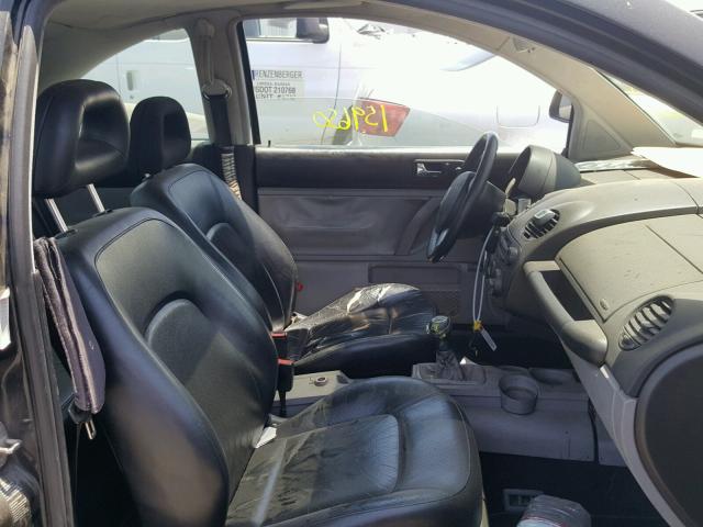 3VWCD21C3XM455290 - 1999 VOLKSWAGEN NEW BEETLE 黑色 照片 5