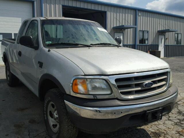 1FTRX18W22NB15576 - 2002 FORD F150 SILVER photo 1