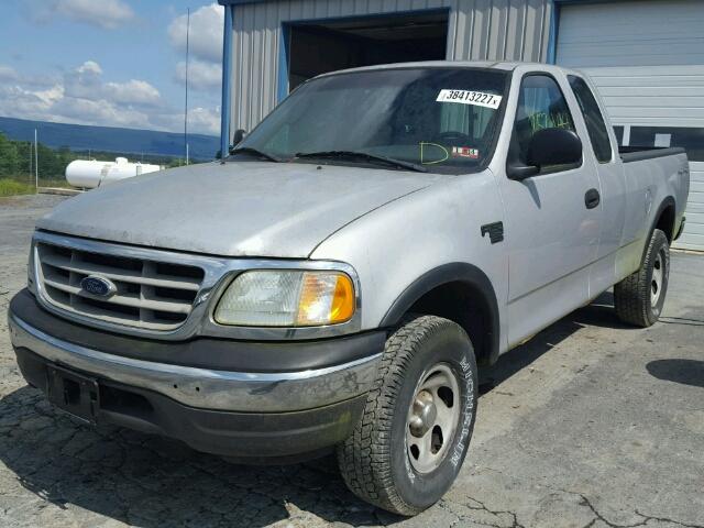 1FTRX18W22NB15576 - 2002 FORD F150 SILVER photo 2