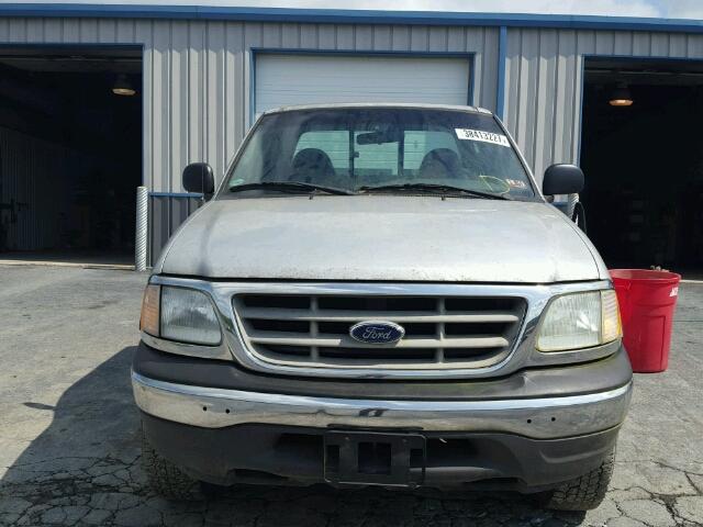 1FTRX18W22NB15576 - 2002 FORD F150 SILVER photo 9