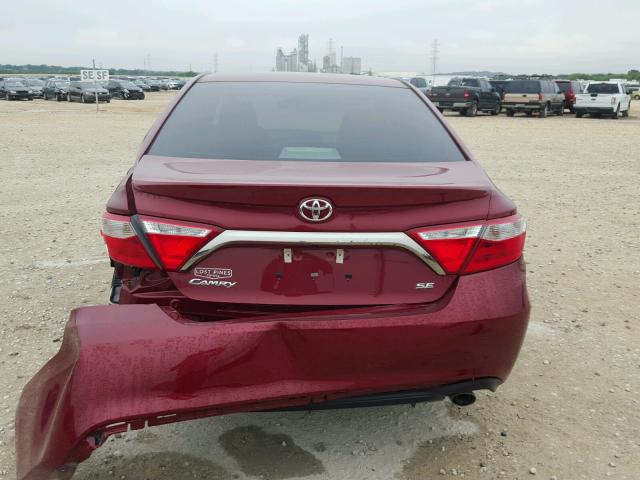 4T1BF1FK3HU674858 - 2017 TOYOTA CAMRY LE MAROON photo 8