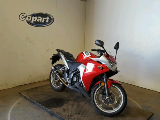 MLHMC4113B5003016 - 2011 HONDA CBR250 R RED photo 1