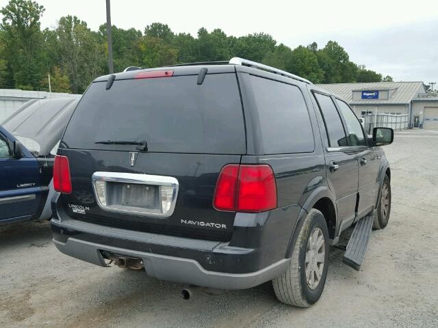 5LMFU28R44LJ24718 - 2004 LINCOLN NAVIGATOR BLACK photo 4