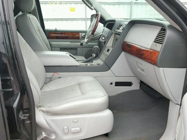 5LMFU28R44LJ24718 - 2004 LINCOLN NAVIGATOR BLACK photo 5