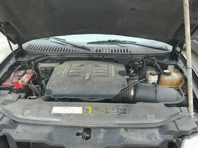 5LMFU28R44LJ24718 - 2004 LINCOLN NAVIGATOR BLACK photo 7