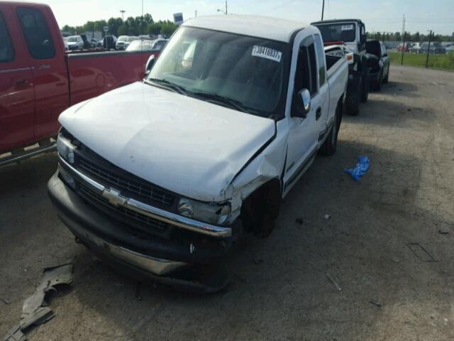 2GCEK19T521328718 - 2002 CHEVROLET SILVERADO WHITE photo 2