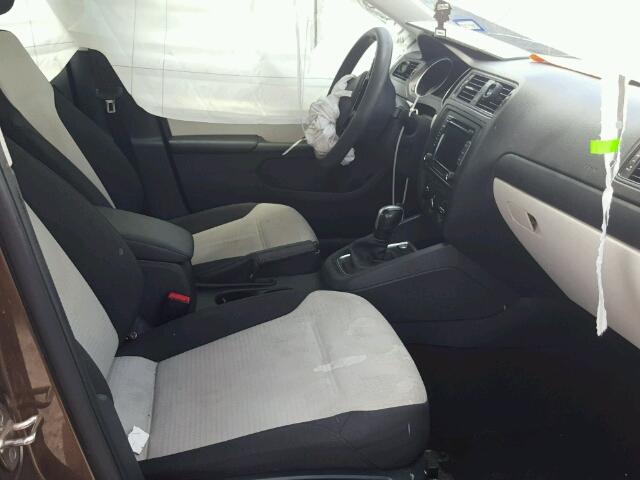 3VW2K7AJ1FM257027 - 2015 VOLKSWAGEN JETTA BASE 棕色 照片 5