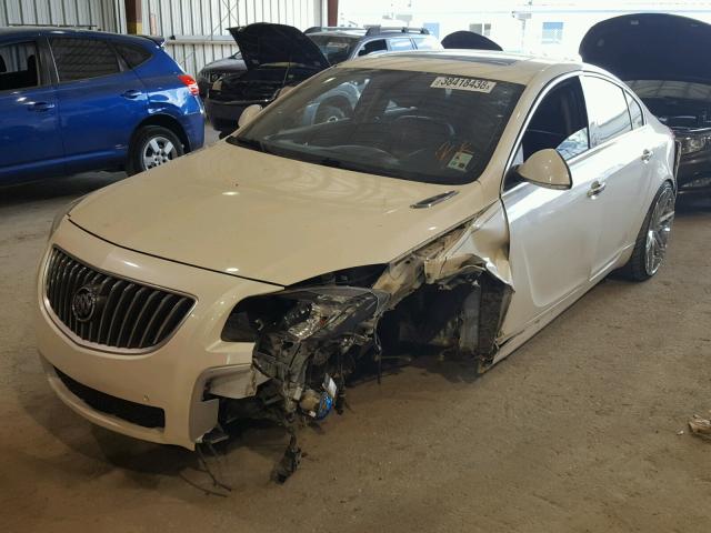 2G4GV5GV5D9236603 - 2013 BUICK REGAL GS Blanc photo 2