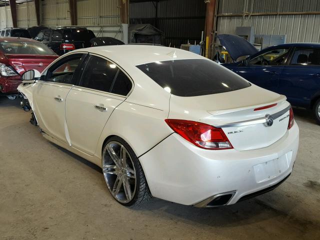 2G4GV5GV5D9236603 - 2013 BUICK REGAL GS WHITE photo 3