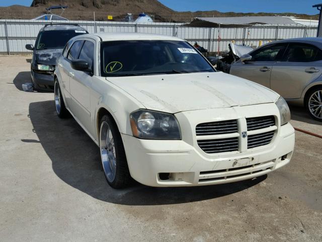 2D4FV48T45H555234 - 2005 DODGE MAGNUM SE WHITE photo 1