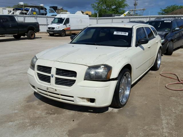 2D4FV48T45H555234 - 2005 DODGE MAGNUM SE WHITE photo 2