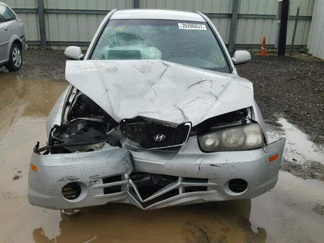 KMHDN45D52U442110 - 2002 HYUNDAI ELANTRA GL SILVER photo 9