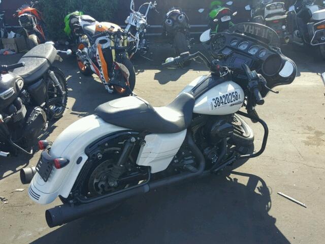 1HD1KRM38FB702232 - 2015 HARLEY-DAVIDSON FLHXS STRE WHITE photo 4