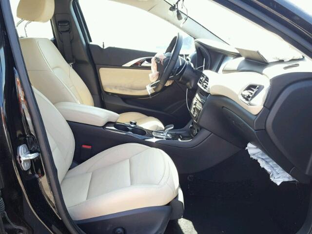 SJKCH5CP6HA021059 - 2017 INFINITI QX30 BASE BLACK photo 5