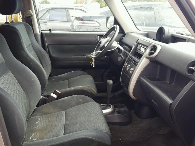 JTLKT324564126958 - 2006 TOYOTA SCION XB ვერცხლისფერი ფოტო 5