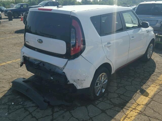 KNDJN2A28F7231861 - 2015 KIA SOUL WHITE photo 4