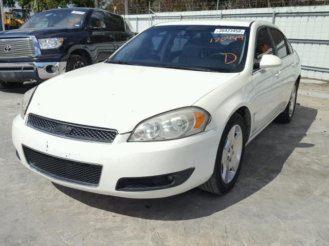 2G1WD58CX89170449 - 2008 CHEVROLET IMPALA SUP WHITE photo 2