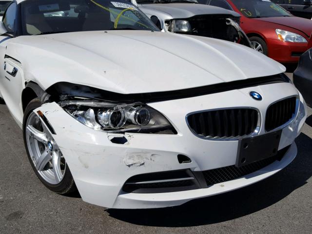 WBALL5C58EJ105635 - 2014 BMW Z4 SDRIVE2 WHITE photo 9