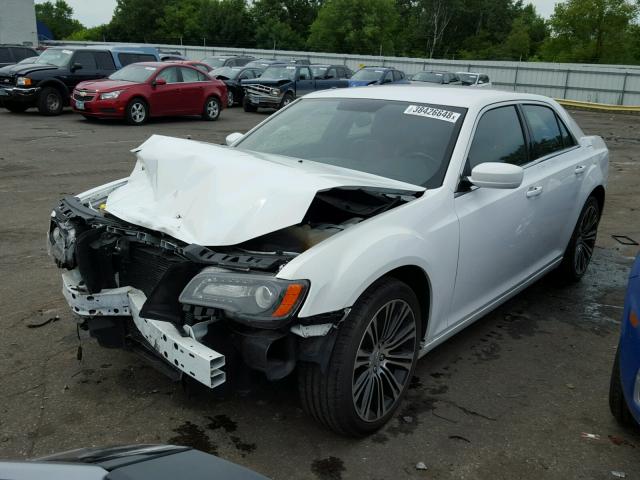 2C3CCABG5DH527445 - 2013 CHRYSLER 300 V6 WHITE photo 2