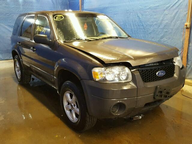 1FMCU02Z06KC62557 - 2006 FORD ESCAPE XLS GRAY photo 1