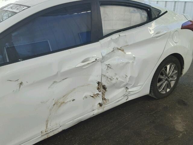 5NPDH4AE8GH759391 - 2016 HYUNDAI ELANTRA SE WHITE photo 10