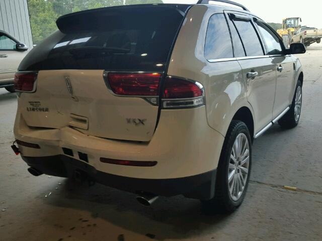 2LMDJ6JK5DBL30612 - 2013 LINCOLN MKX WHITE photo 4