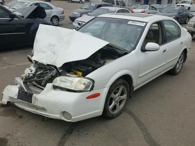 JN1CA31A5YT216281 - 2000 NISSAN MAXIMA GLE WHITE photo 2