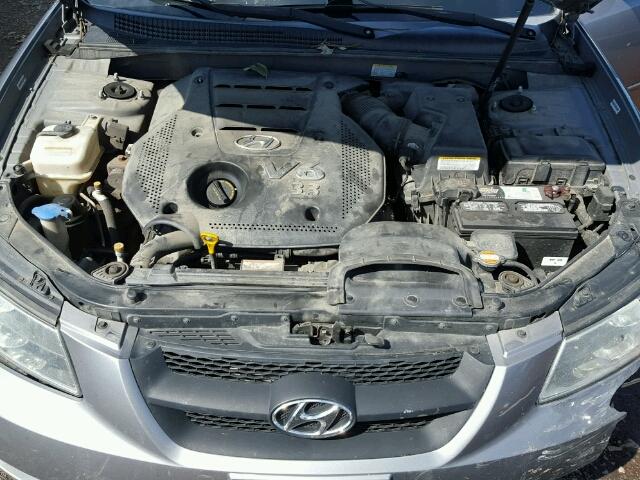 5NPEU46FX8H351977 - 2008 HYUNDAI SONATA GRAY photo 7